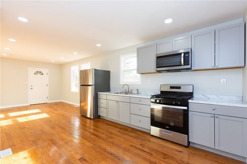 45 Tourtelot Ave, Warwick, RI, 02886-5045 | Card Image