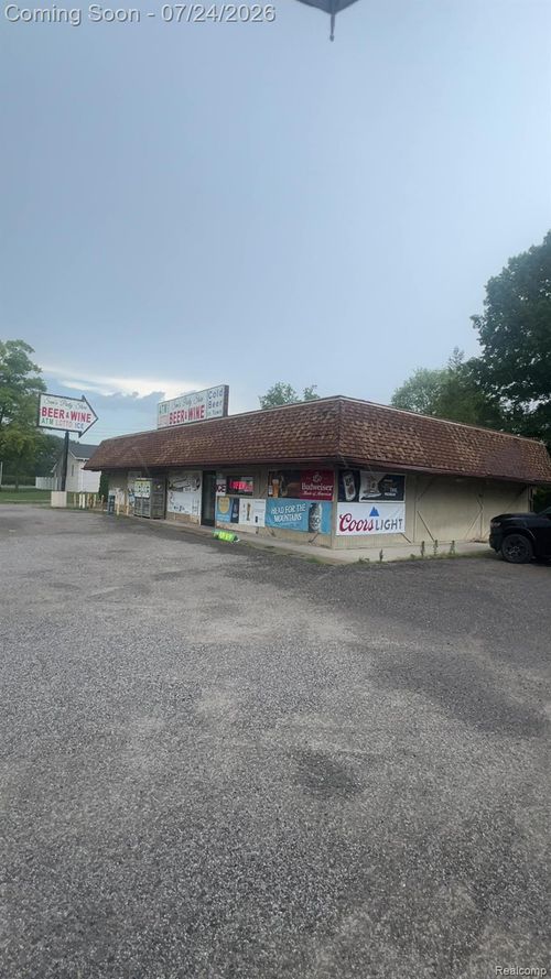 9299 Stone Rd, Clay, MI, 48001-4437 | Card Image