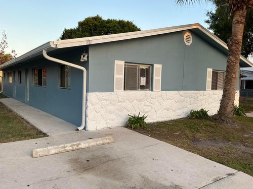 812 N 24th St, Fort Pierce, FL, 34950-6087 | Card Image