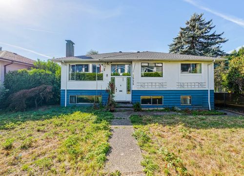 2525 North Rd, Burnaby, BC, V3J1R4 | Card Image