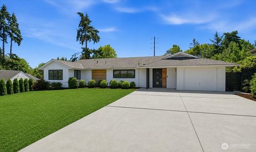 9827 Belfair Rd, Bellevue, WA, 98004-4037 | Card Image