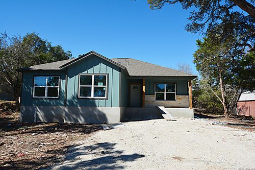 201 Country Hvn, Spring Branch, TX, 78070-4701 | Card Image