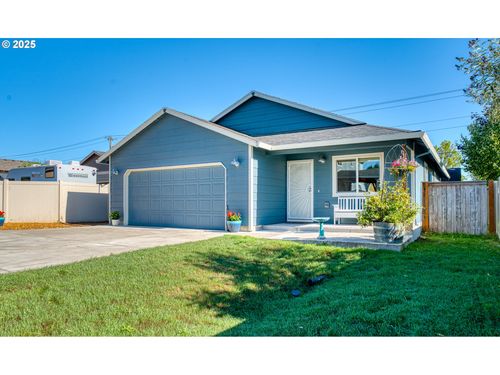 113 Ne Whispering River Ct, McMinnville, OR, 97128-8920 | Card Image