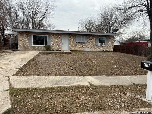 4718 Castle Sword, San Antonio, TX, 78218-4017 | Card Image