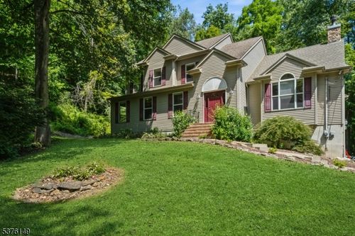 11 Dogwood Ter, Belvidere, NJ, 07823-2508 | Card Image