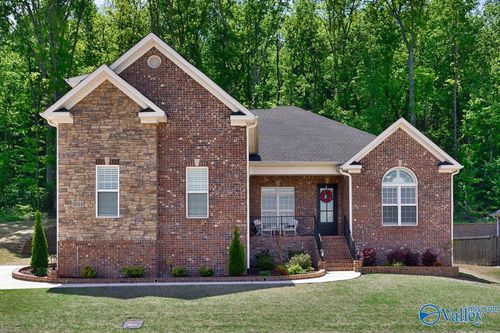 8014 Goose Ridge Dr Se, Owens Cross Roads, AL, 35763-8887 | Card Image