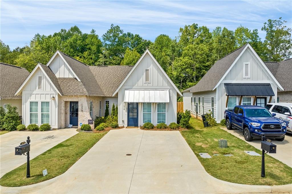 Burrow Cir, Opelika, AL 36801