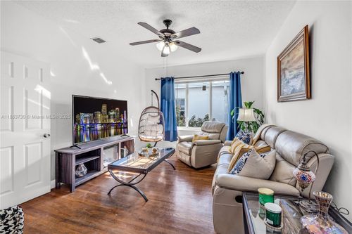 apt-4-825 Jefferson Ave, Miami Beach, FL, 33139-5659 | Card Image