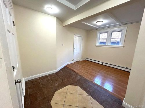 apt-2-9 Grand St, Poughkeepsie, NY, 12601-2988 | Card Image