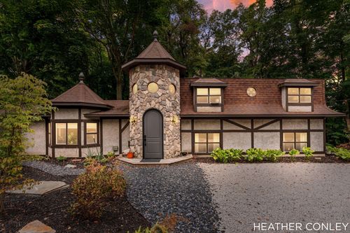 260 Brook St, Saugatuck, MI, 49453-9696 | Card Image