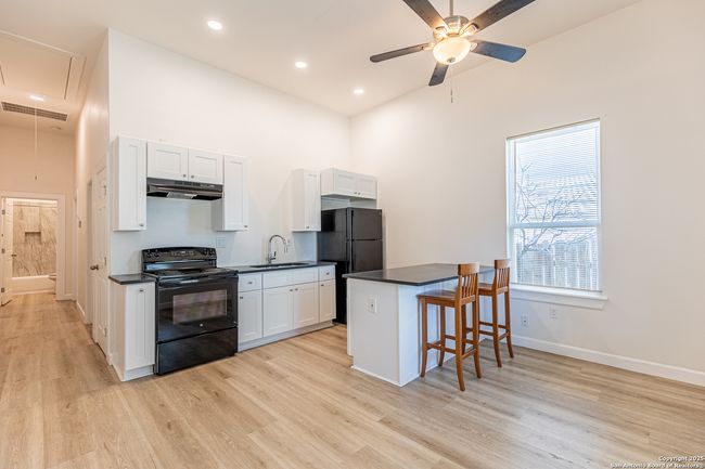 APT-2 - 407 S Pinto St, House other with 2 bedrooms, 1 bathrooms and null parking in San Antonio TX | Image 5