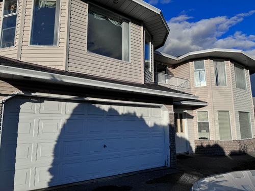 15297 92 Ave, Surrey, BC, V3R0A8 | Card Image