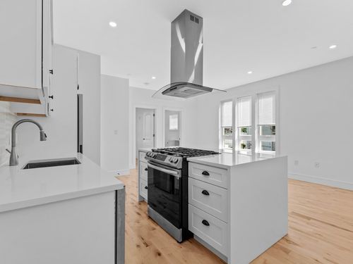 205-178 Washington Ave, Chelsea, MA, 02150-4049 | Card Image