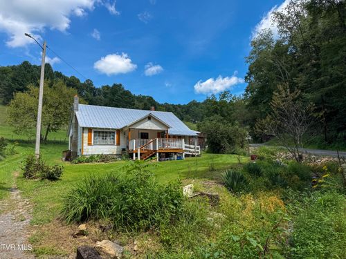 1091 Sandy Rd, Mountain City, TN, 37683-5518 | Card Image
