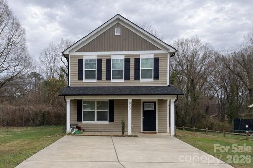 620 Poplar St, Statesville, NC, 28677-4030 | Card Image