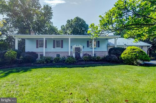 15 Donald St, SHERMANS DALE, PA, 17090-8565 | Card Image