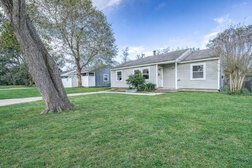 745 Kyle St, Angleton, TX, 77515-3404 | Card Image