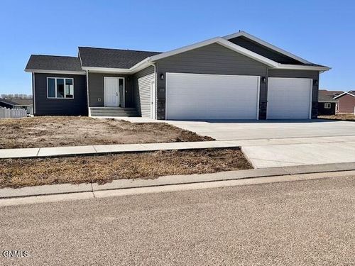 3358 Tyndale Dr, Bismarck, ND, 58503-5869 | Card Image