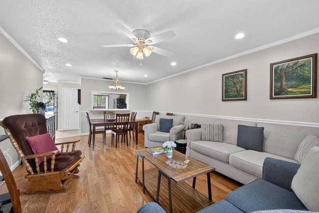 360 Quebec Ct, Condo with 3 bedrooms, 2 bathrooms and null parking in Royal Palm Beach FL | Image 25