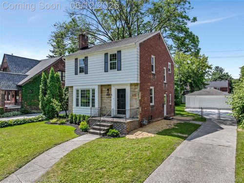 249 Ridgemont Rd, Grosse Pointe Farms, MI, 48236-3131 | Card Image