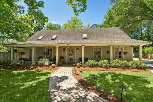 100 Talisheek Pl, Mandeville, LA, 70471-1713 | Card Image