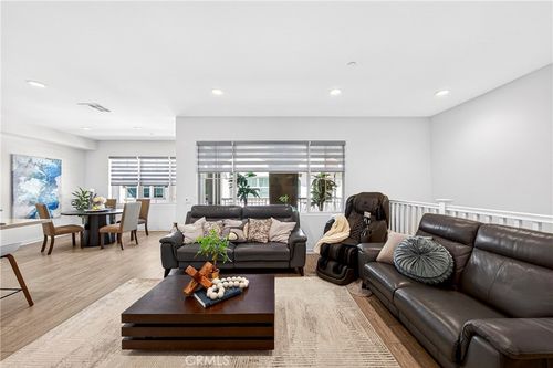 404 Echo Blue, Lake Forest, CA, 92610-3036 | Card Image