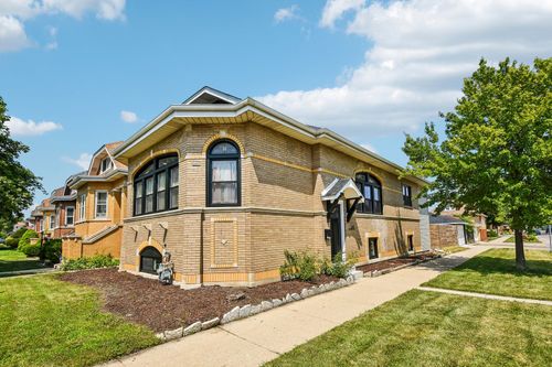 2447 Oak Park Ave, Berwyn, IL, 60402-2530 | Card Image