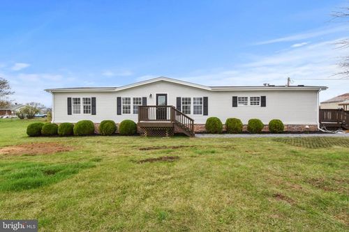 63 Snyders Ln, MARTINSBURG, WV, 25405-6855 | Card Image