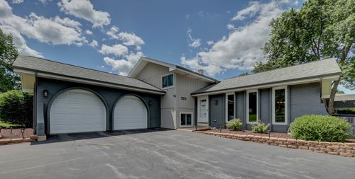 27W719 Sycamore St, West Chicago, IL, 60185-1519 | Card Image