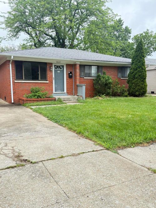 2017 Saint Teresa Dr, Lexington, KY, 40502-1135 | Card Image