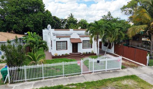 1727 Nw 50th St, Miami, FL, 33142-3717 | Card Image