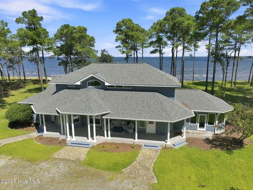 492 Sandy Point Dr, Beaufort, NC, 28516-9517 | Card Image