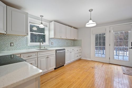 b-15 Canterbury Forest, Plaistow, NH, 03865 | Card Image