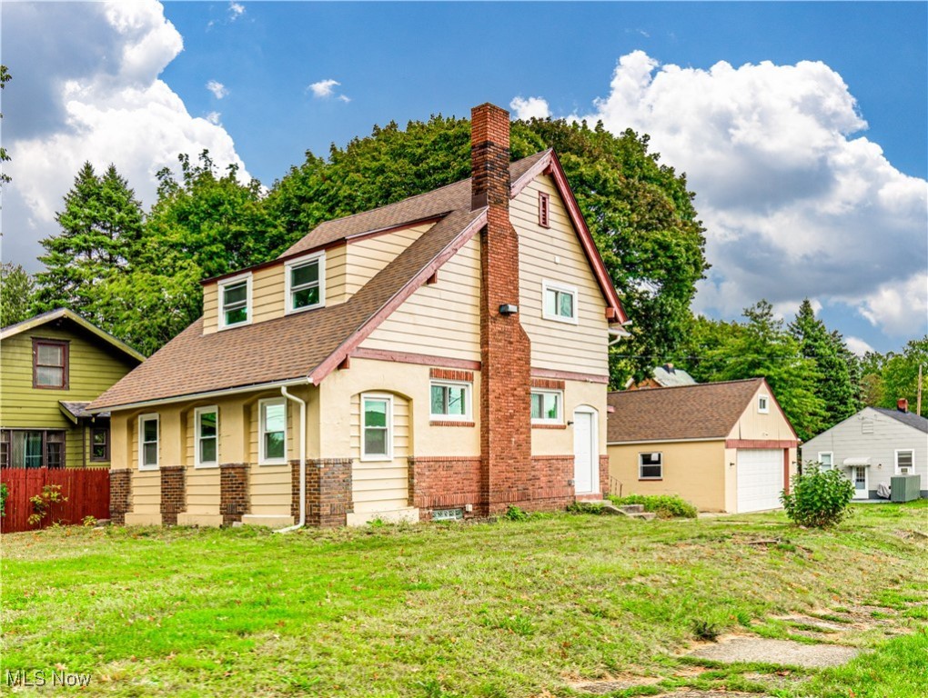 Hillside Ter, Akron, OH 44305