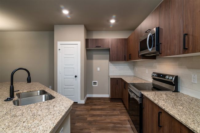 624 Harvest Moon Dr, Home with 3 bedrooms, 2 bathrooms and null parking in Venus TX | Image 9