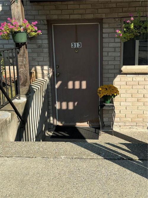 apt-313-26 Cooper Rd, Poughkeepsie, NY, 12603-1664 | Card Image