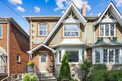 232 Fairlawn Ave, Home with 3 bedrooms, 2 bathrooms and 2 parking in Toronto ON | Image 1