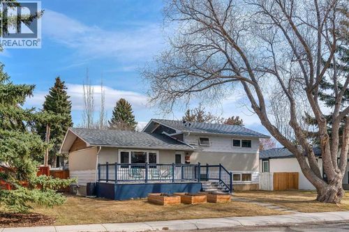 3116 Brentwood Blvd Nw, Calgary, AB, T2L1J8 | Card Image