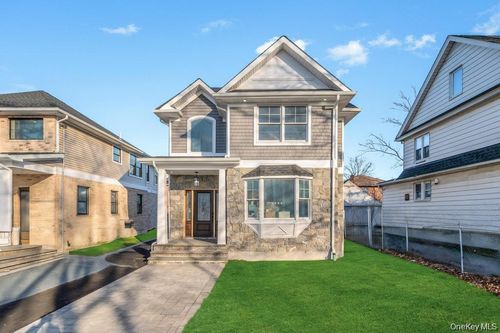 141 Emerson Ave, Floral Park, NY, 11001-1220 | Card Image