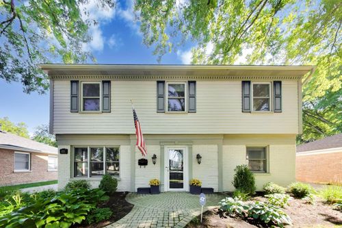 833 E Rockland Rd, Libertyville, IL, 60048-3381 | Card Image