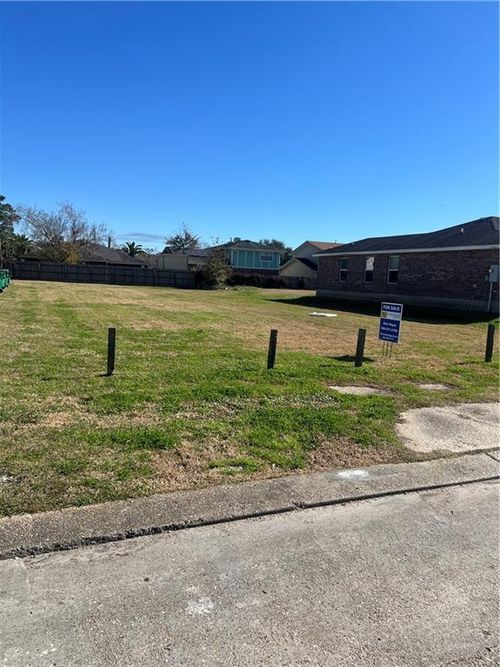 1317 Angus Dr, Harvey, LA, 70058-3821 | Card Image