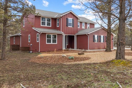 1217 Vine Maple Dr, Klamath Falls, OR, 97601-8745 | Card Image