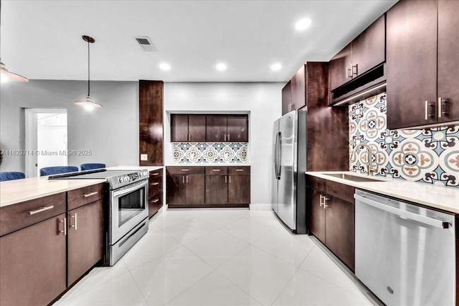 7341 Sw Sw 64 Court, House other with 3 bedrooms, 2 bathrooms and null parking in South Miami FL | Image 12