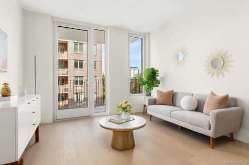 5n-30-55 Vernon Blvd, Astoria, NY, 11102-4025 | Card Image