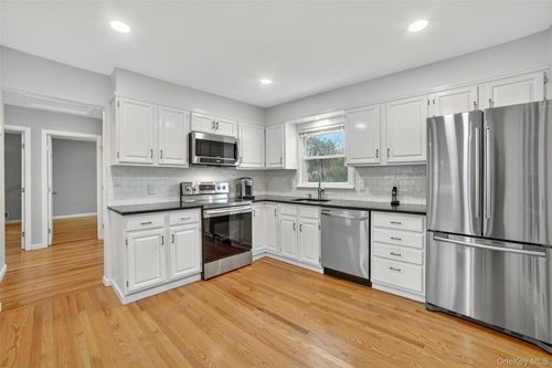 2796 Old Yorktown Rd, Yorktown Heights, NY, 10598-3140 | Card Image