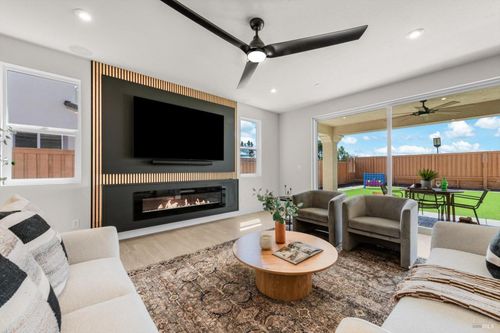 1455 Blossom Way, Dixon, CA, 95620-3882 | Card Image