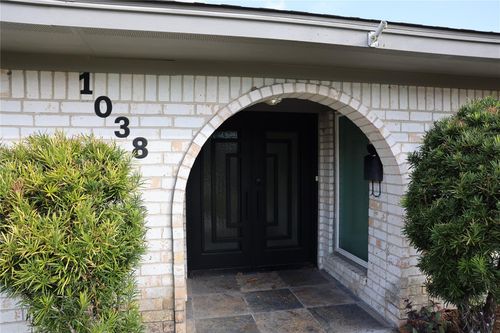 1038 Cottage Oak Ln, Houston, TX, 77091-5620 | Card Image