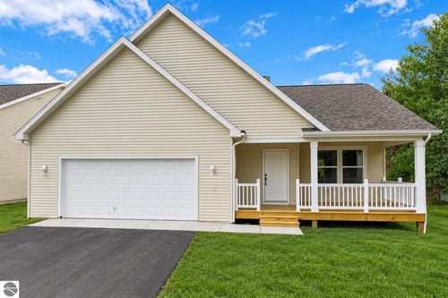 2875 Jade Ln, Traverse City, MI, 49684-8906 | Card Image
