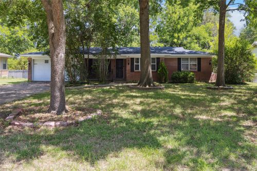 713 Plaza Dr, Fort Worth, TX, 76140-5409 | Card Image