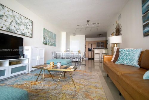 apt-2200-335 S Biscayne Blvd, Miami, FL, 33131-2331 | Card Image